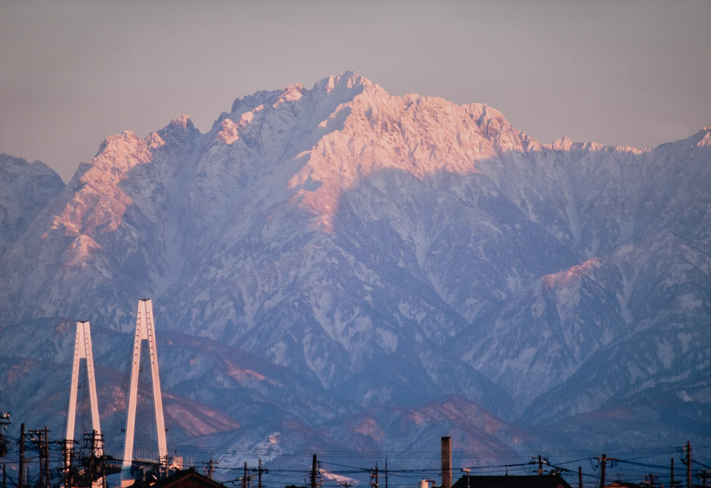 水野隆之　新湊大橋と剱岳はとても仲良しなので、この日も二人は日没まで話が弾んだようです。